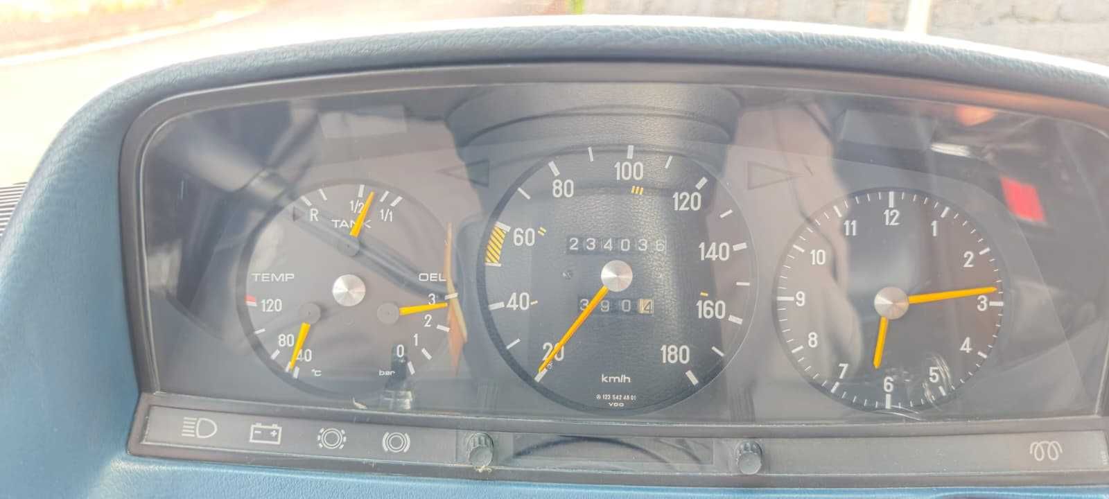 Mercedes W123 300D