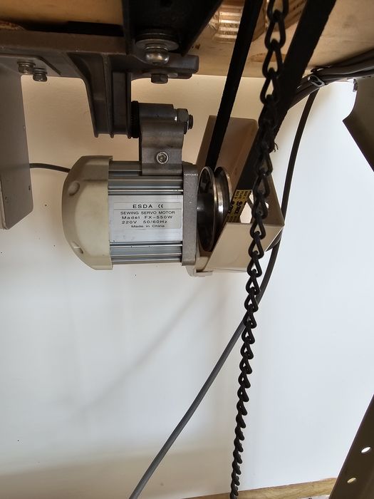 Renderka Siruba F007K W122-248 z nowym silnikiem Sewing Servo Motor FX