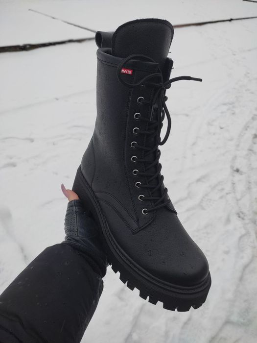 Жіночі шкіряні черевики на вовні