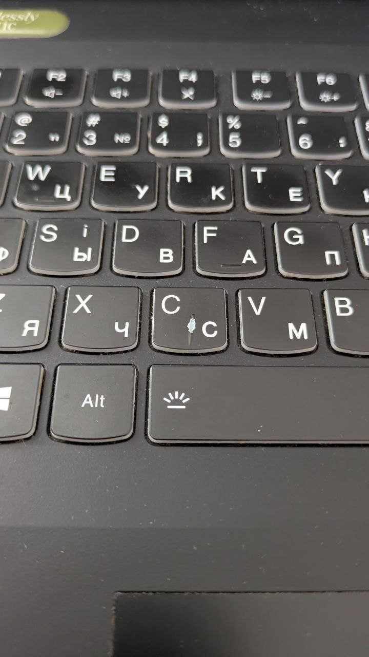 Lenovo Legion Y540-17irh: i5-9300H / 32GB RAM / SSD 1TB / RTX 2060