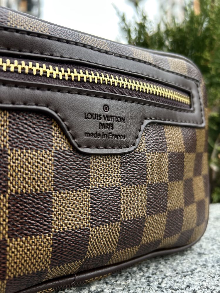 Клатч унісекс Louis Vuitton, який доповнить Ваш образ
