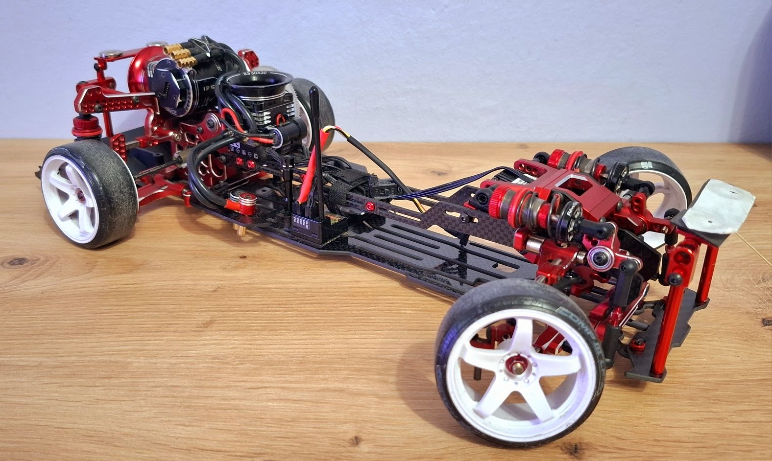 Rhino racing shark final form podwozie rc drift 1/10 yokomo reved
