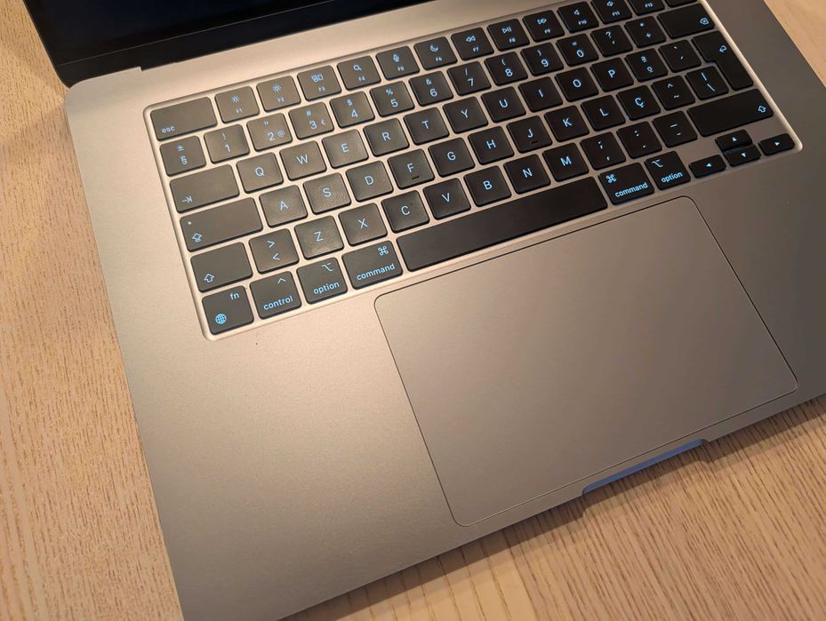 MacBook Air 15" M2 - 24GB RAM - 1 TB (PRATICAMENTE NOVO)