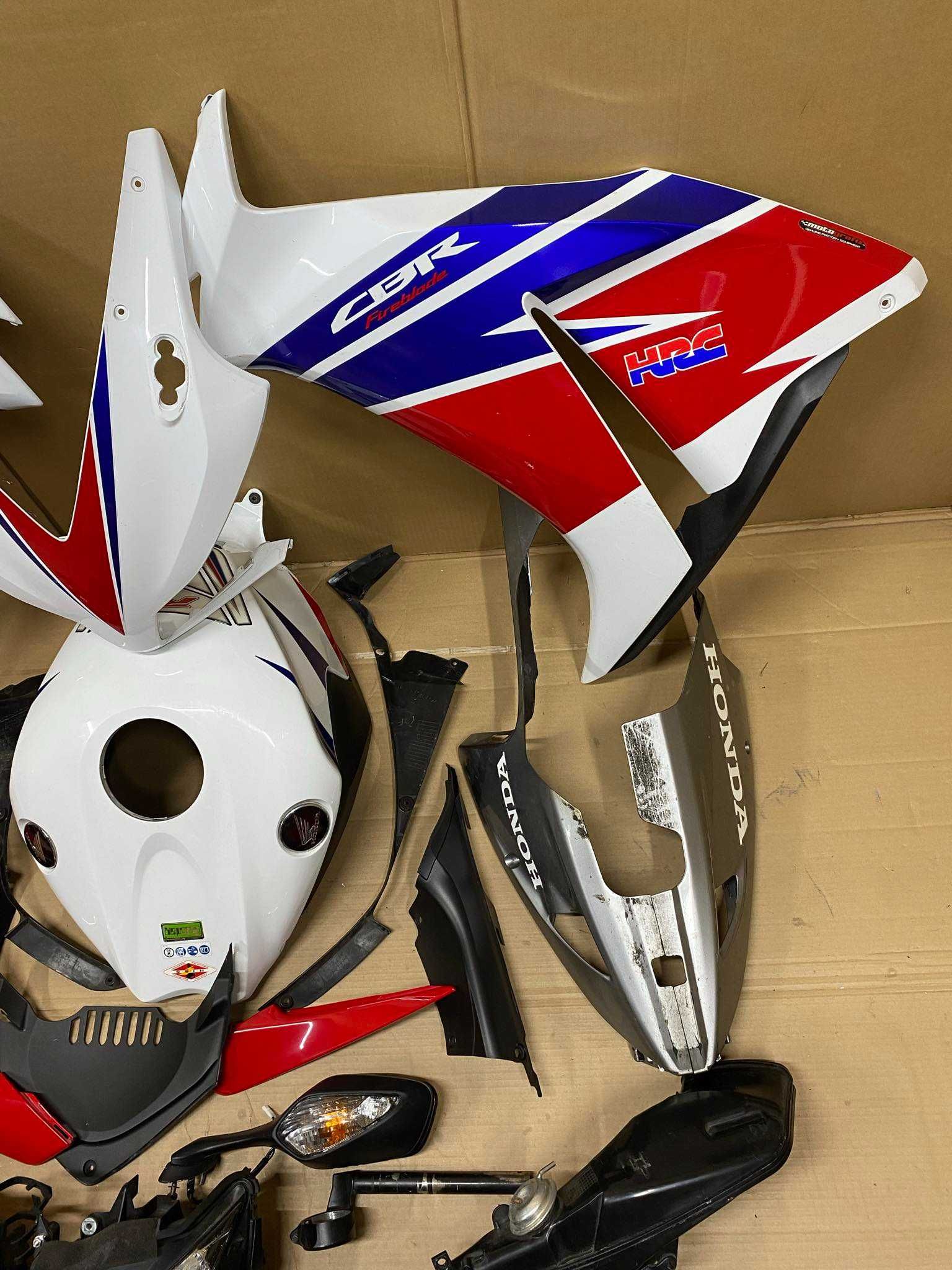 HONDA CBR 1000RR sc59 2012 owiewki 2013 lampa 2014 HRC 2015 airbox