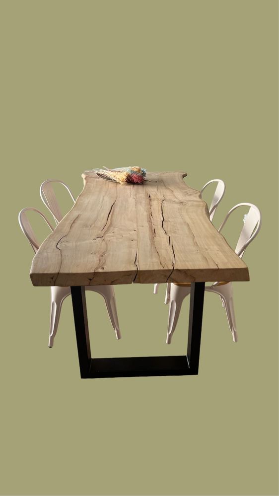 Mesa de refeições, tampo em madeira maciça (1,70 x 0,80)