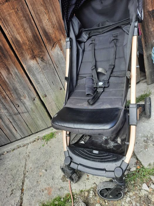 Wózek spacerowy dziecka niemowlaka składny z hanucem Momi Estelle
