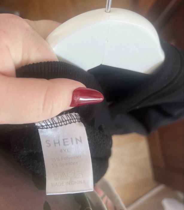 Bluza 4xl shein czarna z kapturem