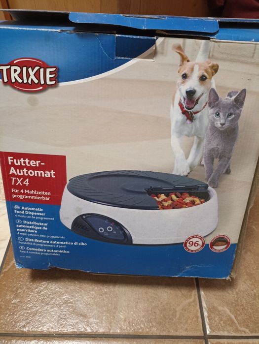 Automatyczny karmik dla psa lub kota