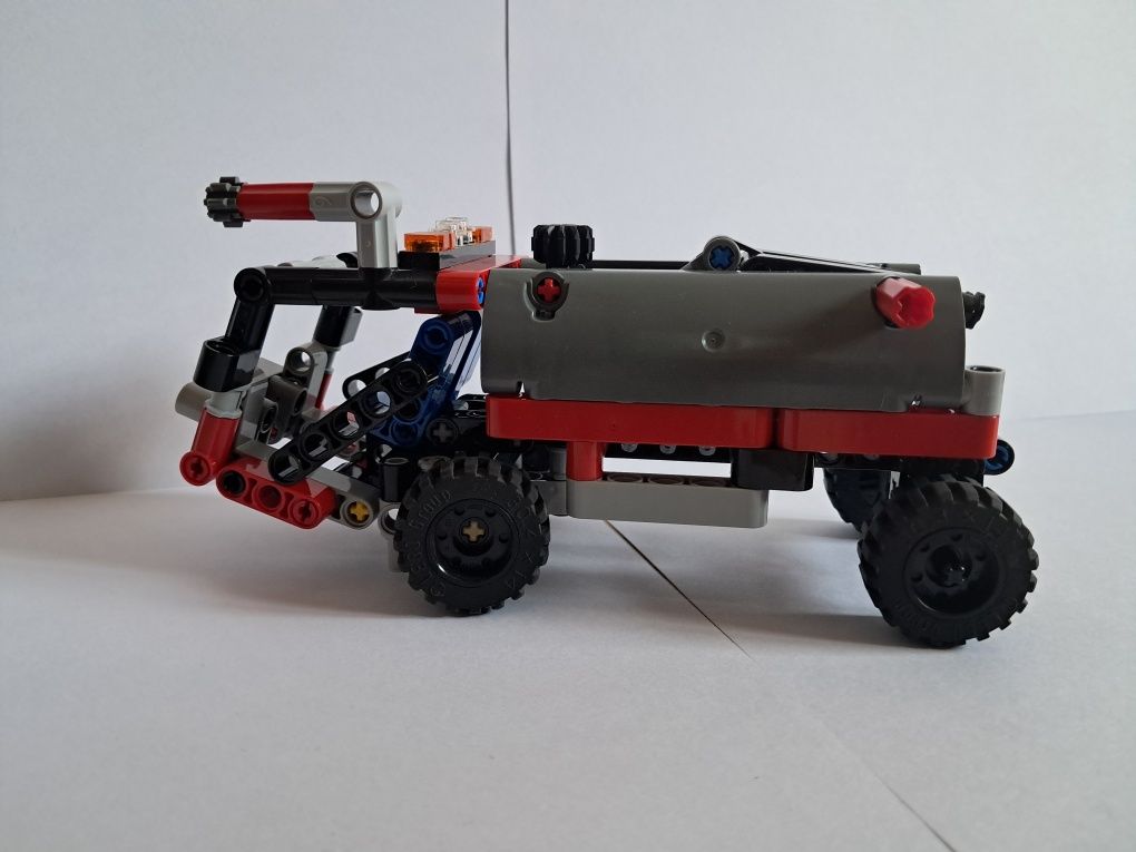 Lego Technic 42084 Hakowiec