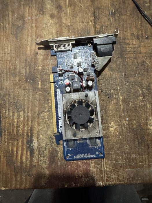 Продам відеокарту ASUS GeForce 8400 GS