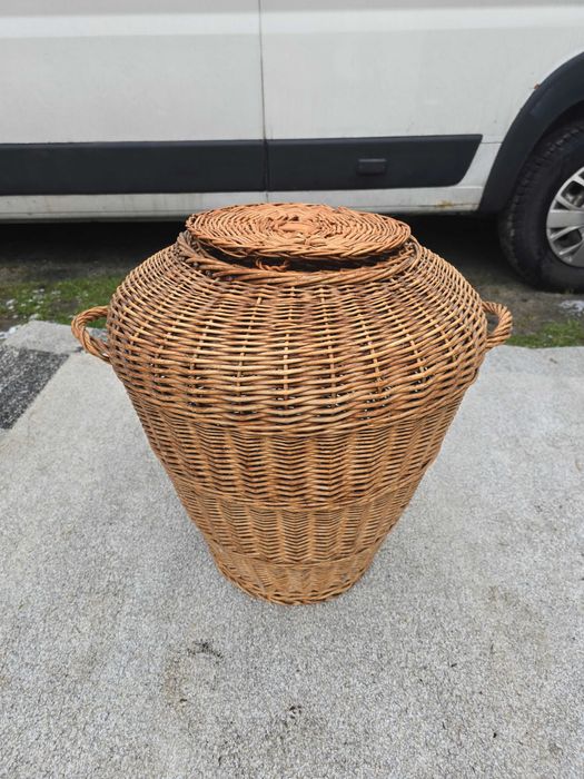 Kosz wiklinowy w bardzo dobrym stanie