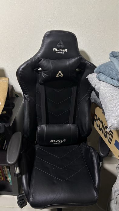 Vendo cadeira gaming alpha gamer