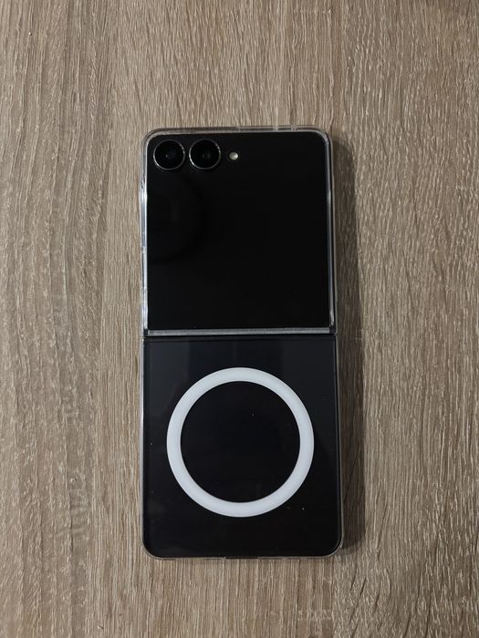 Samsung Galaxy Z Flip 7
