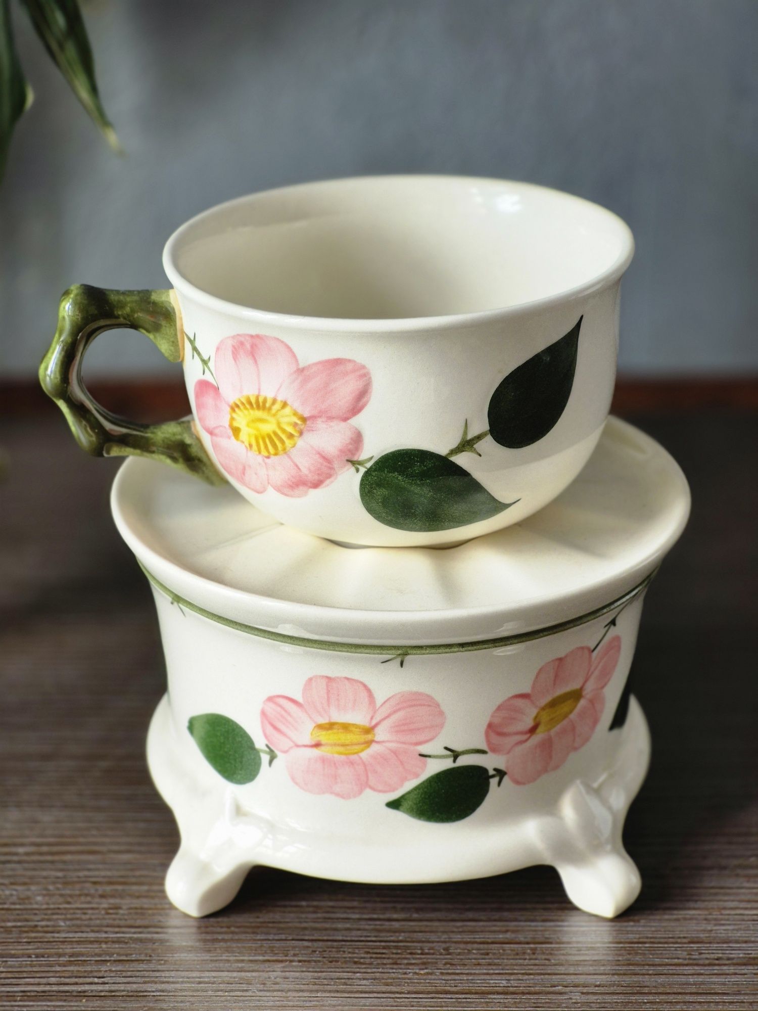 Piękna porcelanowa filiżanka z podrzewaczem Villeroy&Boch