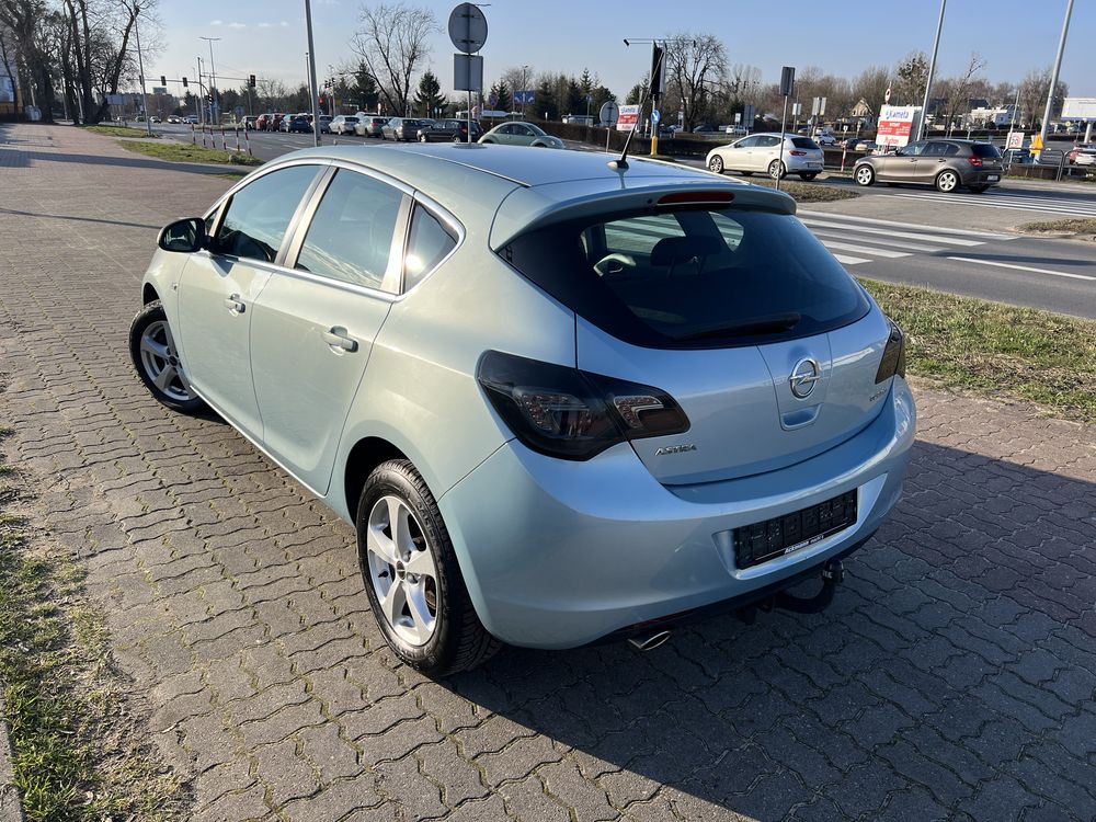 Opel astra 1.4t xenon skora sliczna