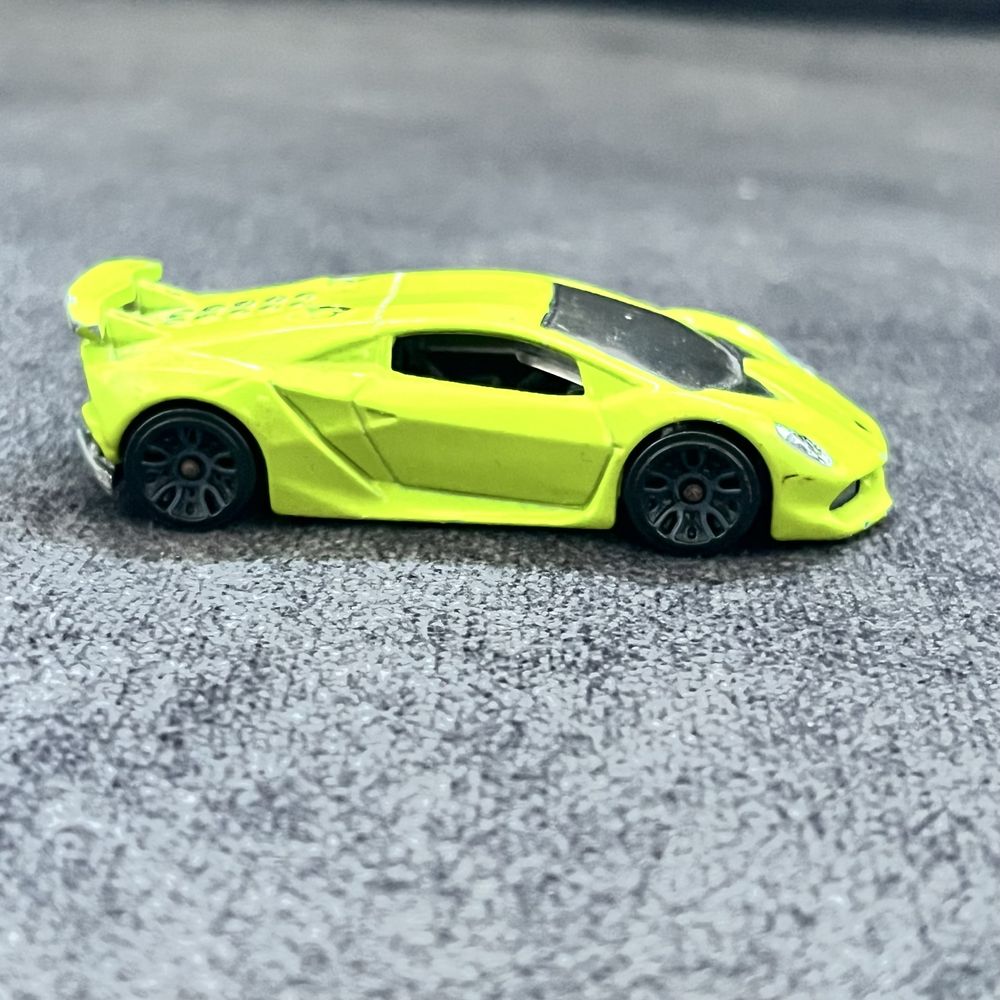 hot wheels lamborghini sesto elemento 2013