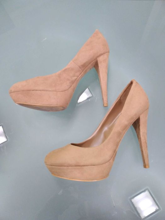 Sapatos Stradivarius camel 37