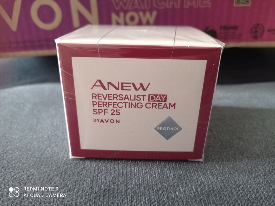 Rewitalizujacy krem do twarzy Avon