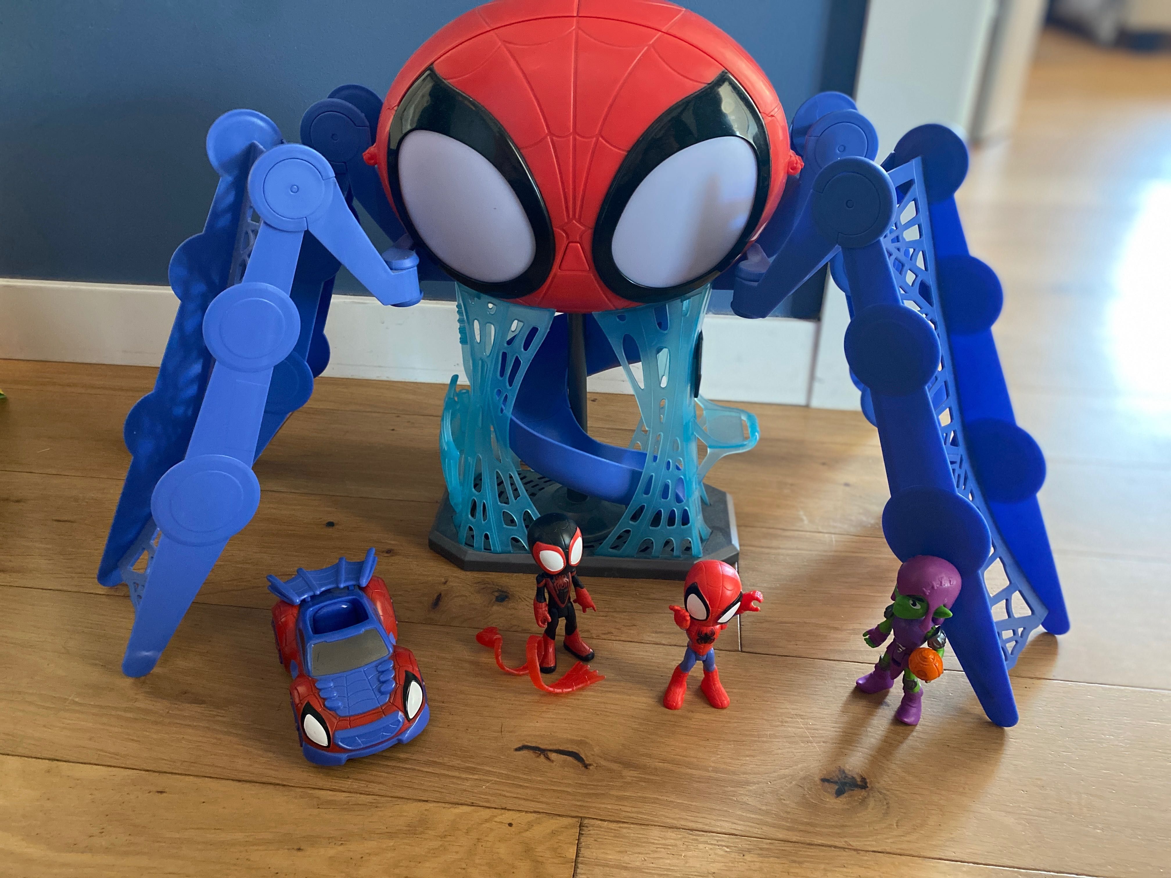 Spidey baza i super kumple