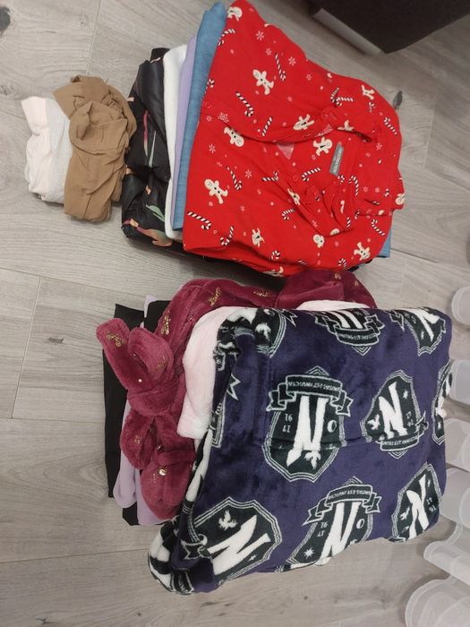 Zestaw ciuchów 146 152