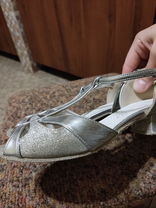 Знижечка. Бальне на 10 р. Бейсік, велюр