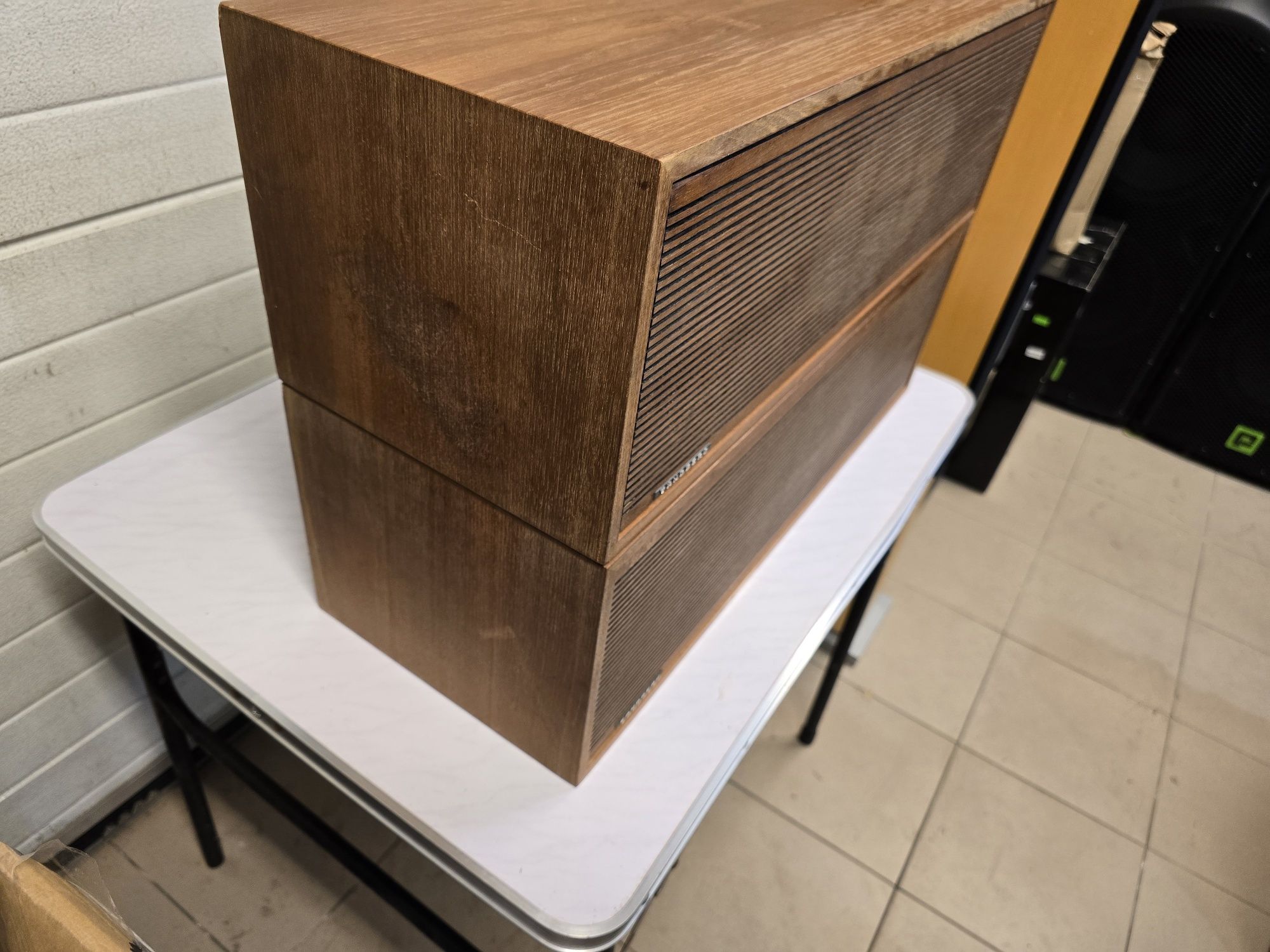 TANDBERG System 13 głośniki monitory podstawkowe.