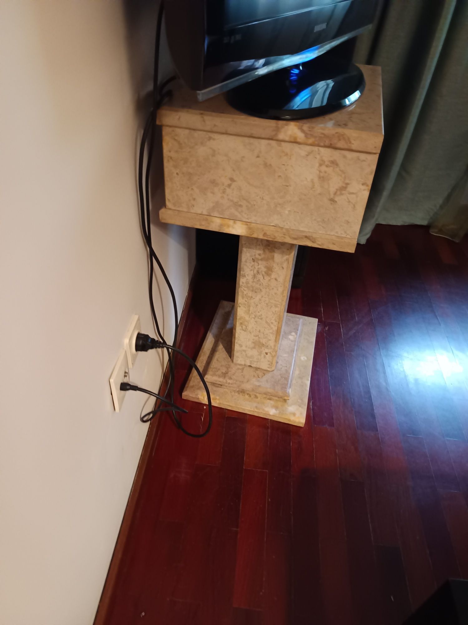 Móvel de TV em Mármore