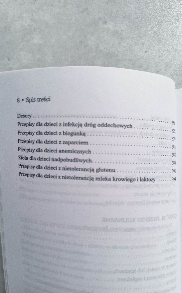Karmimy małe dziecko Jolanta Zdzienicka