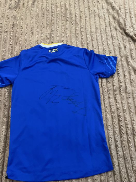 Футболки с автографами игроков Динамо Киев