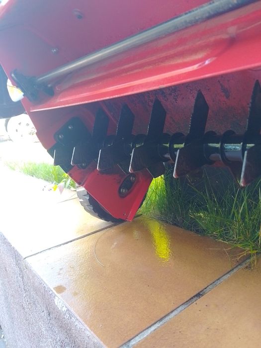 Аэратор скарификатор Hecht 5641