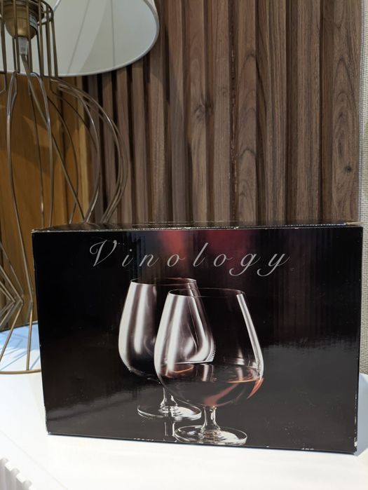 Dois copos de Brandy e ou Cognac