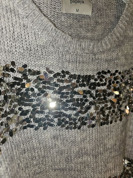 Sweter szary z cekinami roz.M