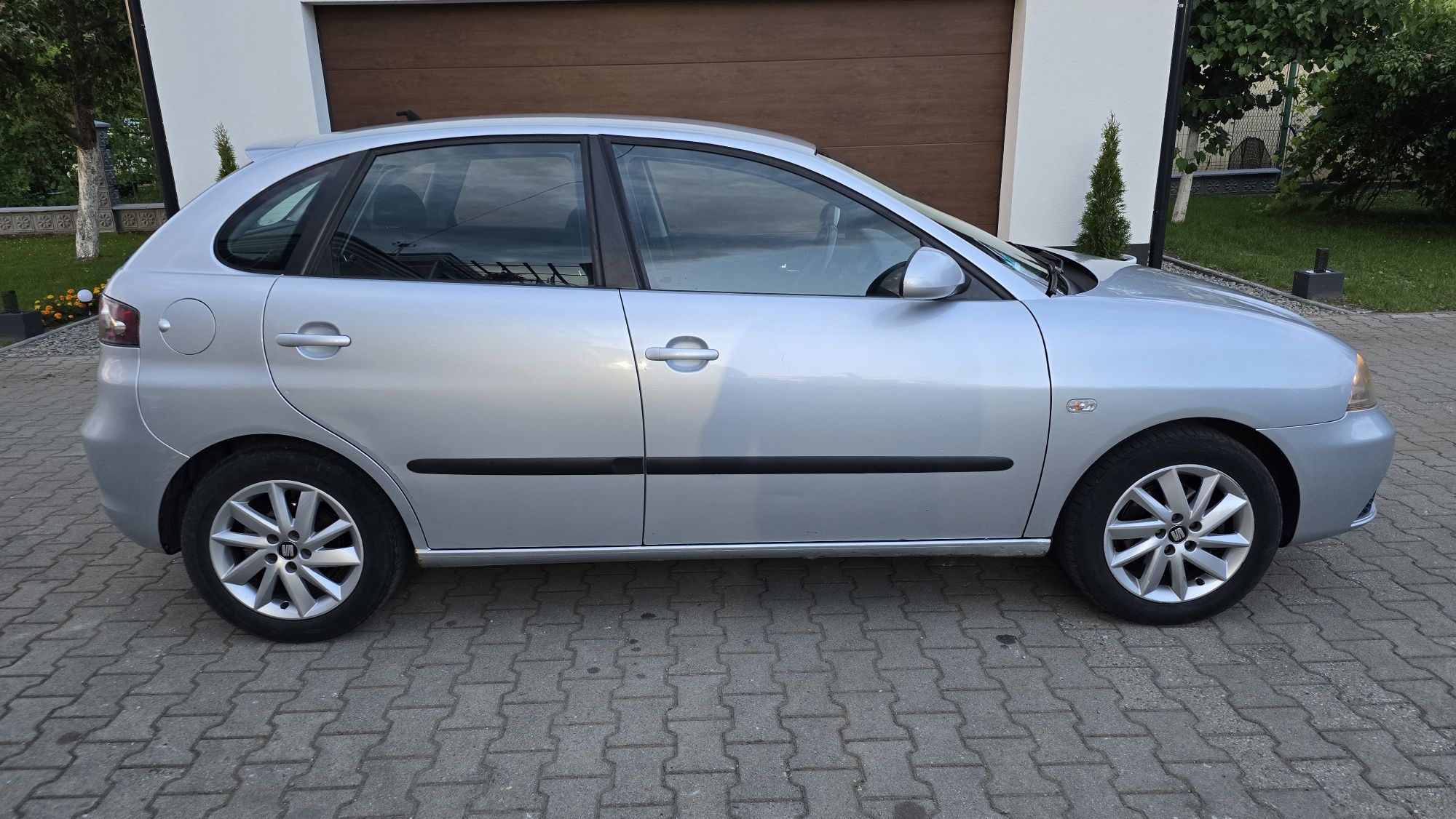 Seat ibiza 1.4 100koni