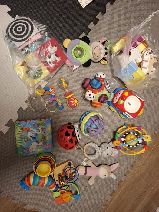 Oddam zabawki dla malucha