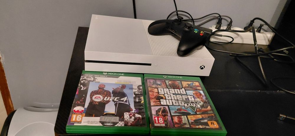Sprzedam Xbox  one s