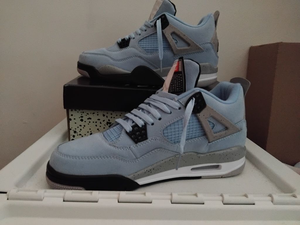 Jordan 4 Azul Claro