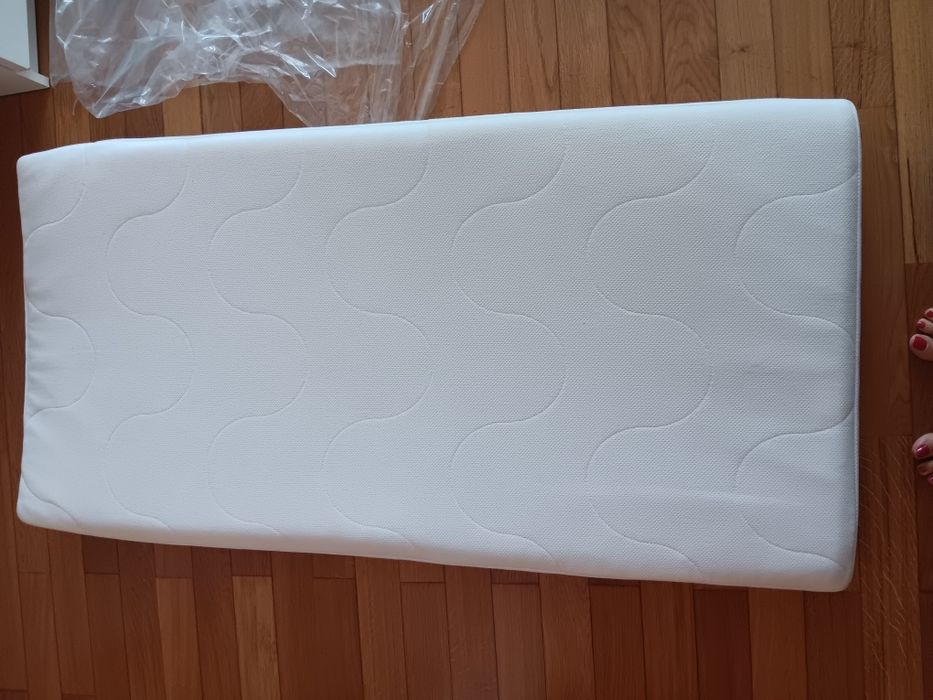 Berço IKEA com colchão