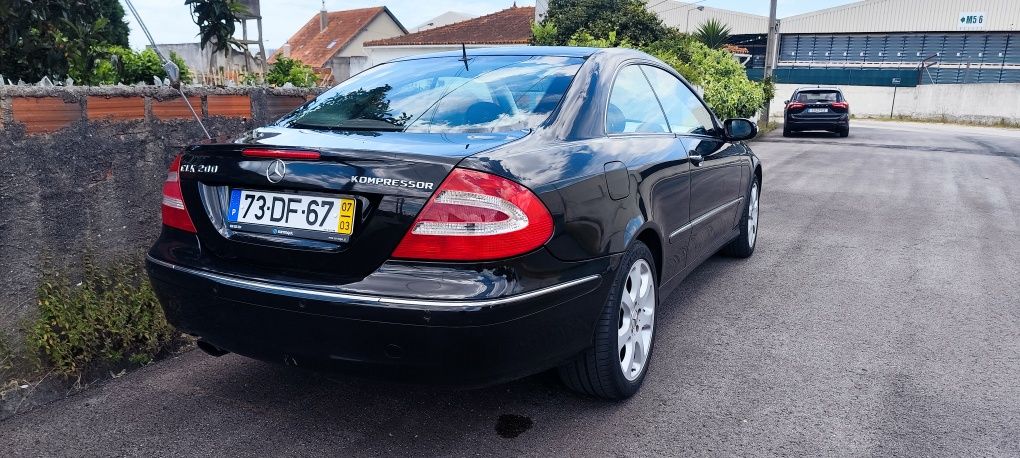 Mercedes CLK 200K Elegance – Clássico moderno, muito estimado