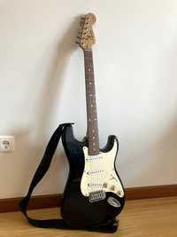 Guitarra Elétrica Fender Squier Strat + Amplificador