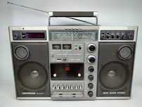 Universum Senator 8800 Super Stereo Boombox radiomagnetofon