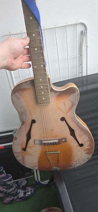 Gitara jazzowa odnaleziona po latach