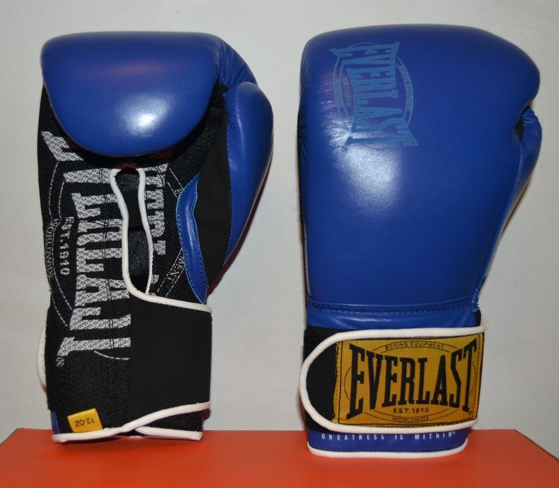 Боксерские фирменные перчатки Everlast Classic