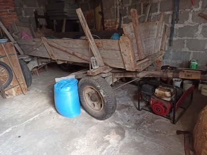 Sprzęt rolniczy, kultywator, brony, wóz drewniany, śrutownik