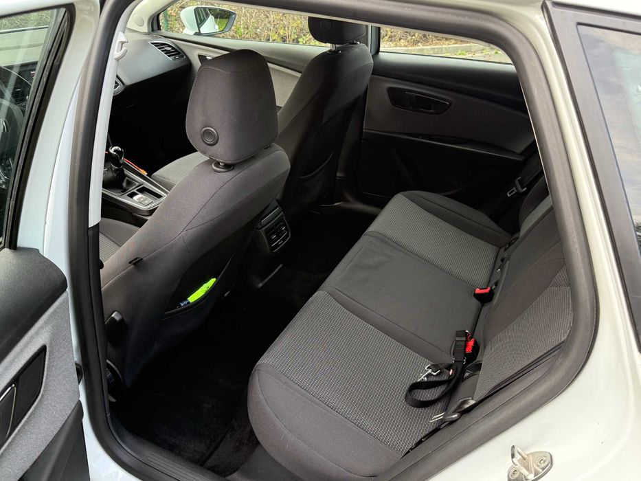 Seat Leon 1.5 ECOTSI 2019r. 131 KM. Salon Polska