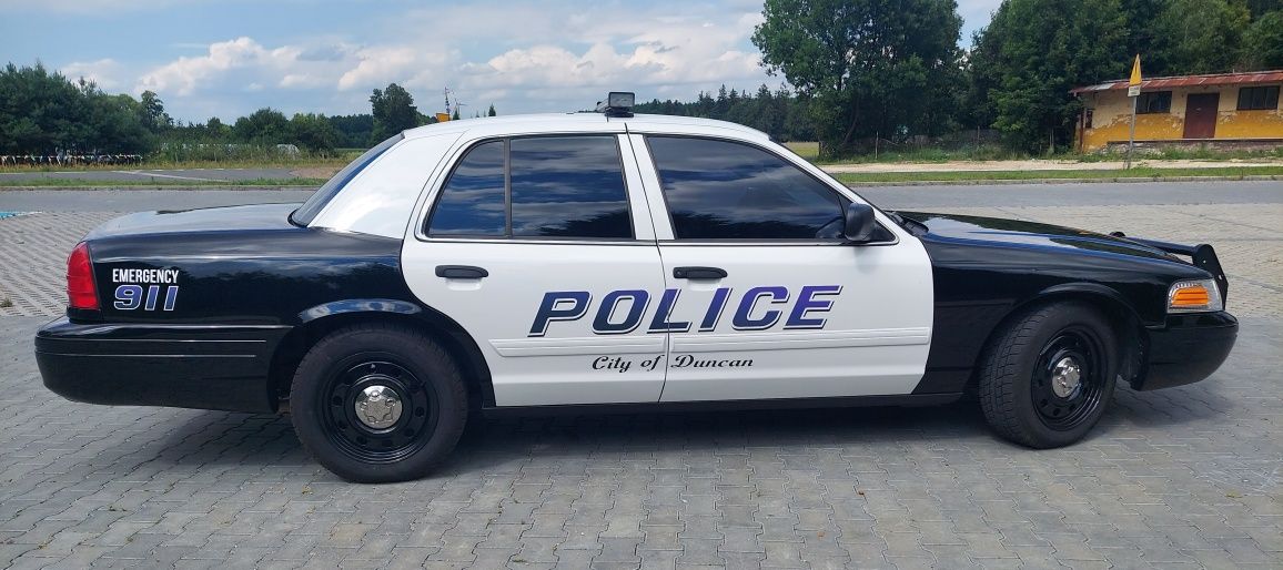 Ford crown victoria interceptor Police