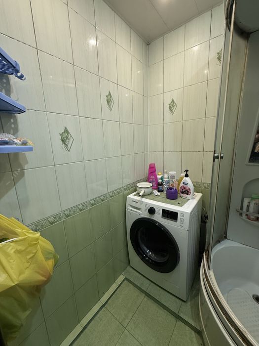 Продам 2-х кімнатну квартиру в центрі