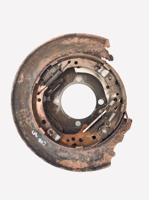 Опорний диск Кожух гальмівного диска Кронштейн супорта задній пр…