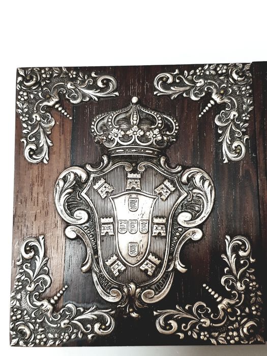 antiga caixa em pau santo brasonada em prata portuguesa contrastada