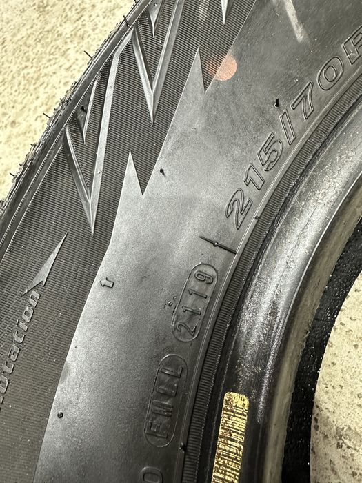 215/70 R16 2шт. Зимових