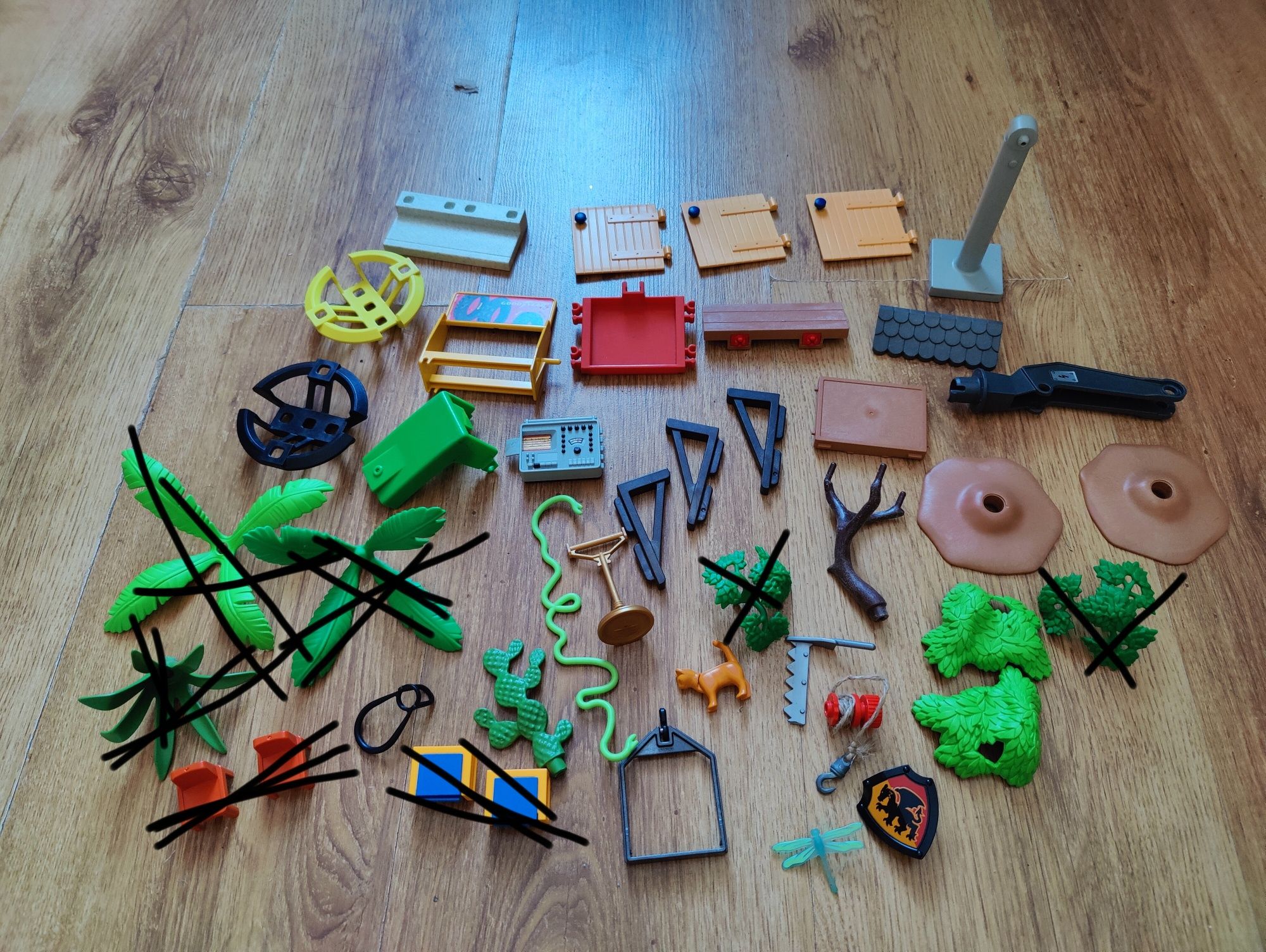 Playmobil - elementy, stoliki, krzesełka, rośliny, mechanik